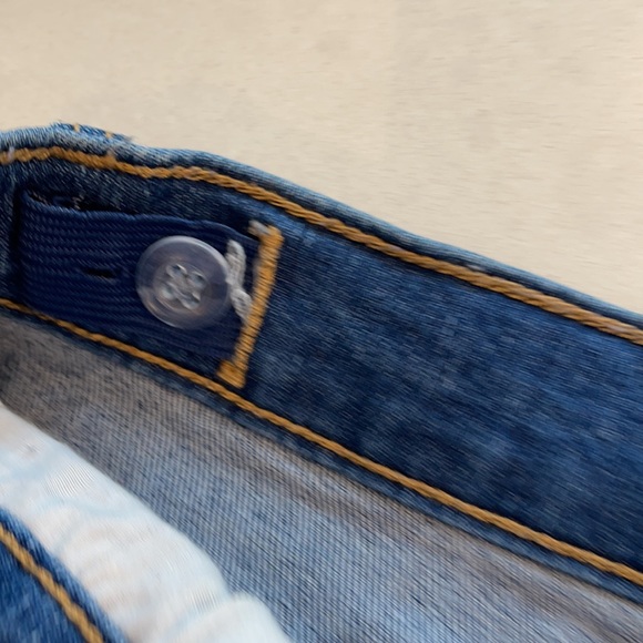 Old navy Jean short - Picture 3 of 5